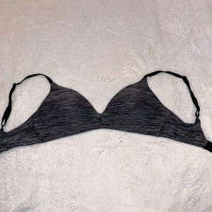Victoria’s Secret black/grey bra. Adjustable straps. Size 32 C.